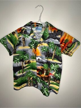 RJC  Boys 4T made in Hawaii USA 100 cotton Hawaiian Shirt.